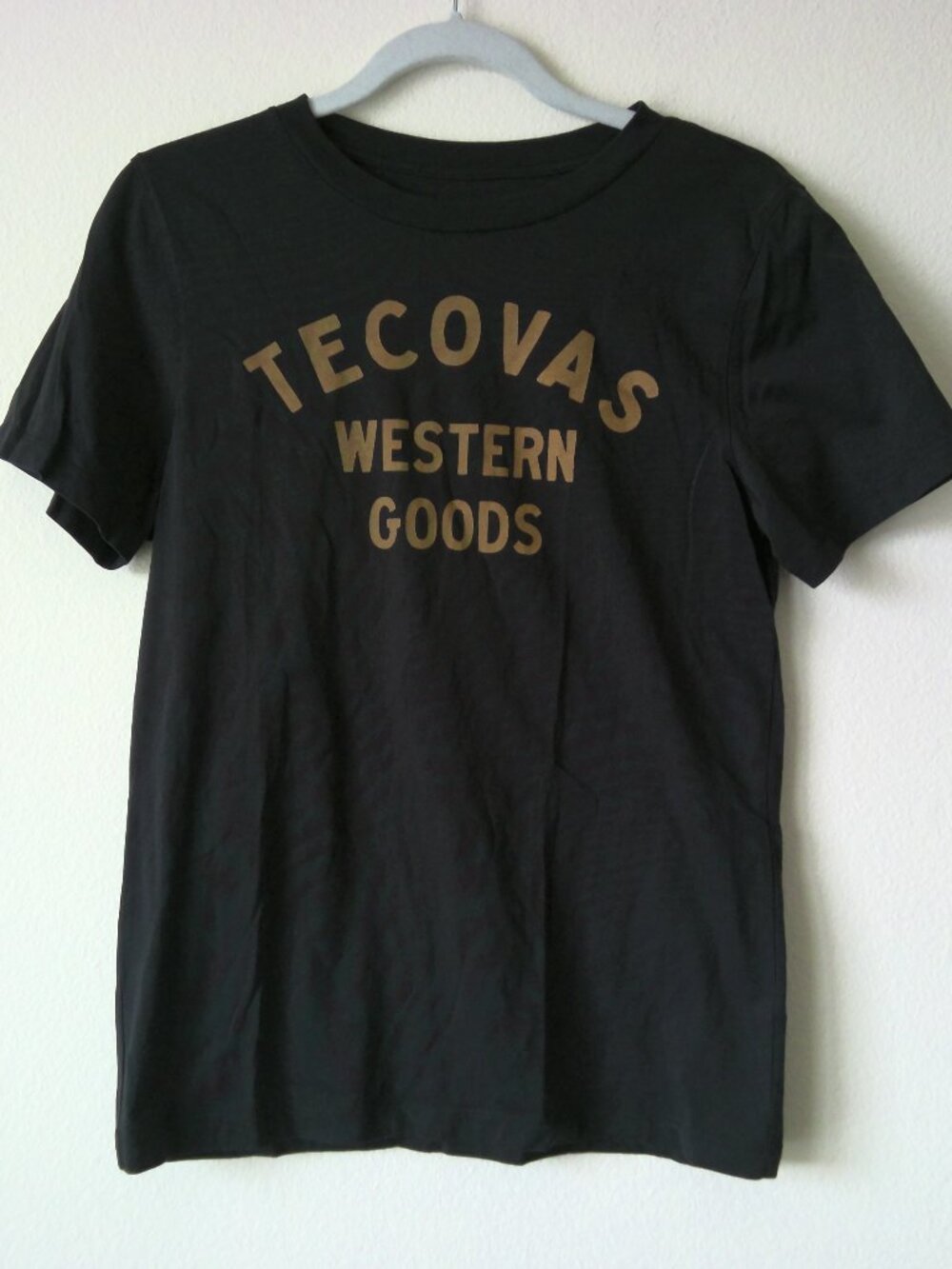 Tecovas sceen tee women size S NWOT